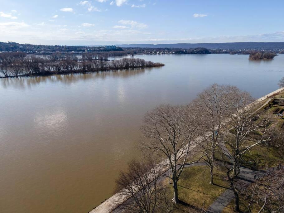 Flats On Front - Riverfront Gem Fast Wi-Fi 3F Χάρισμπουργκ Εξωτερικό φωτογραφία