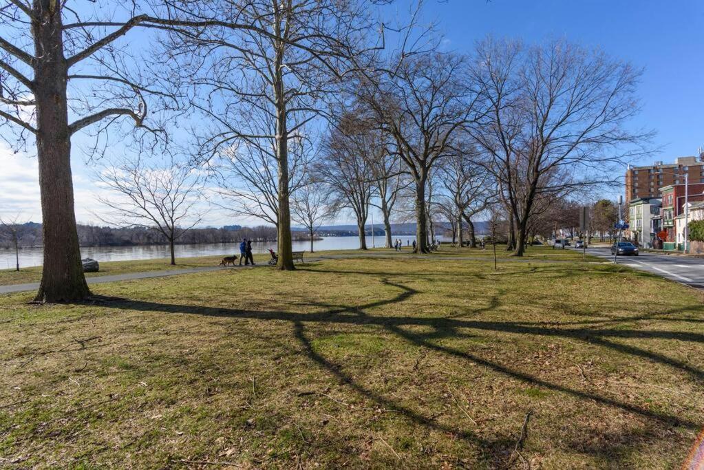 Flats On Front - Riverfront Gem Fast Wi-Fi 3F Χάρισμπουργκ Εξωτερικό φωτογραφία